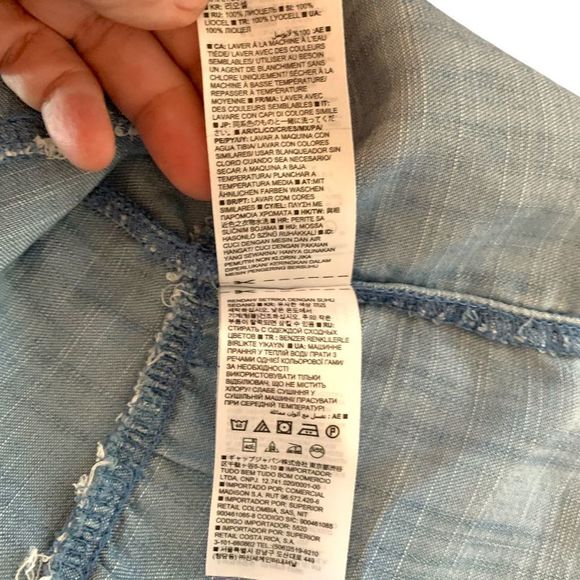 Gap Chambray BoHo  Pleated Light Blue Denim Top M (A-143) - Picture 8 of 8